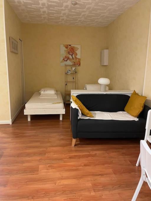 Studio N•2 Avec Patio En Plein Coeur De La Ville Bagnères-de-Bigorre Zewnętrze zdjęcie