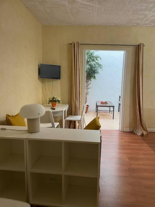 Studio N•2 Avec Patio En Plein Coeur De La Ville Bagnères-de-Bigorre Zewnętrze zdjęcie